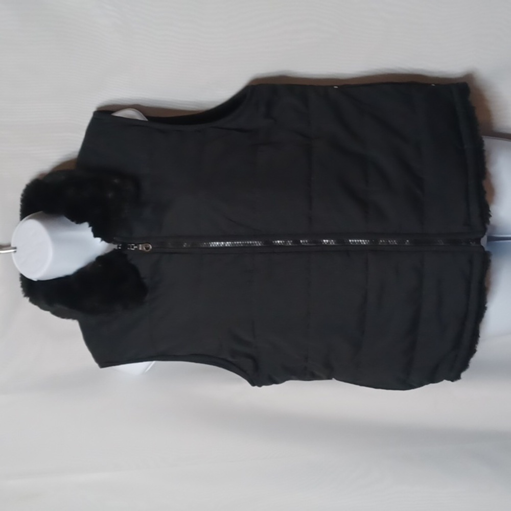 KC Collection Black Faux Fur Reversible Vest For Women. Size M